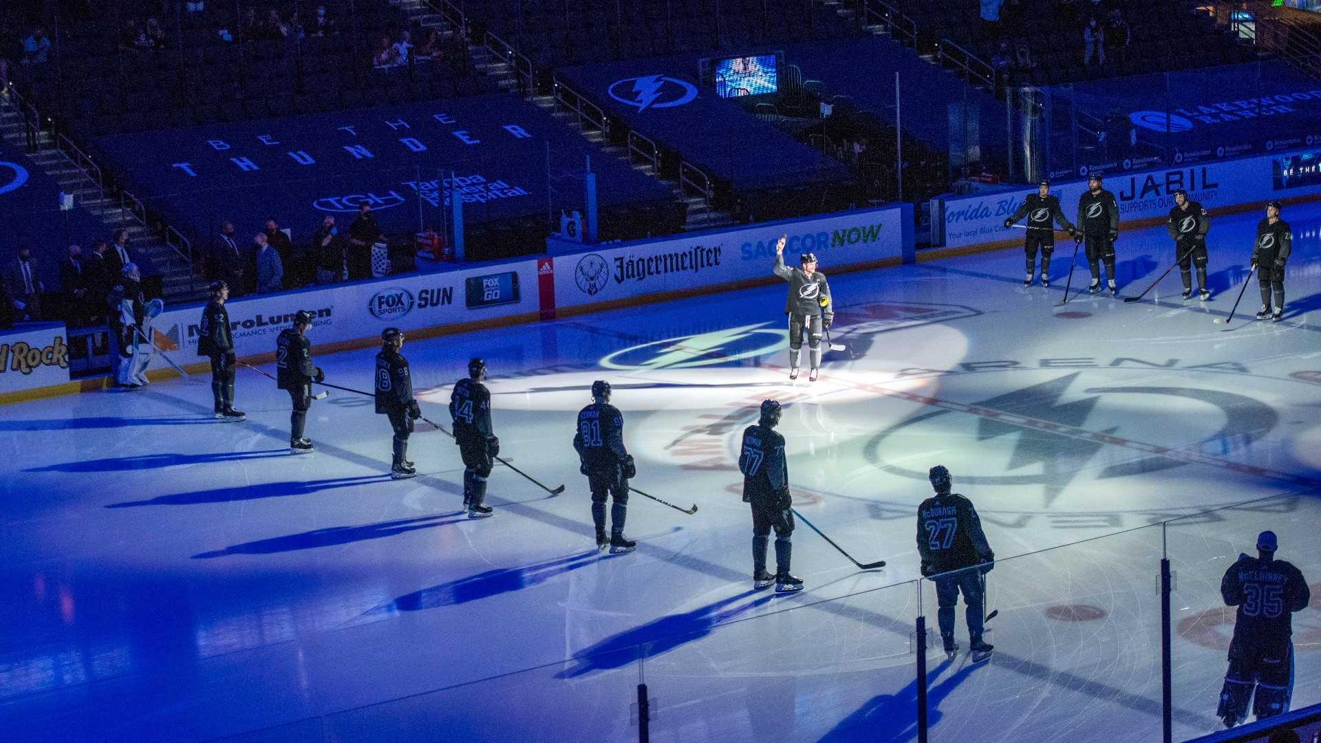 Tampa Bay Lightning fans back to Amalie Arena
