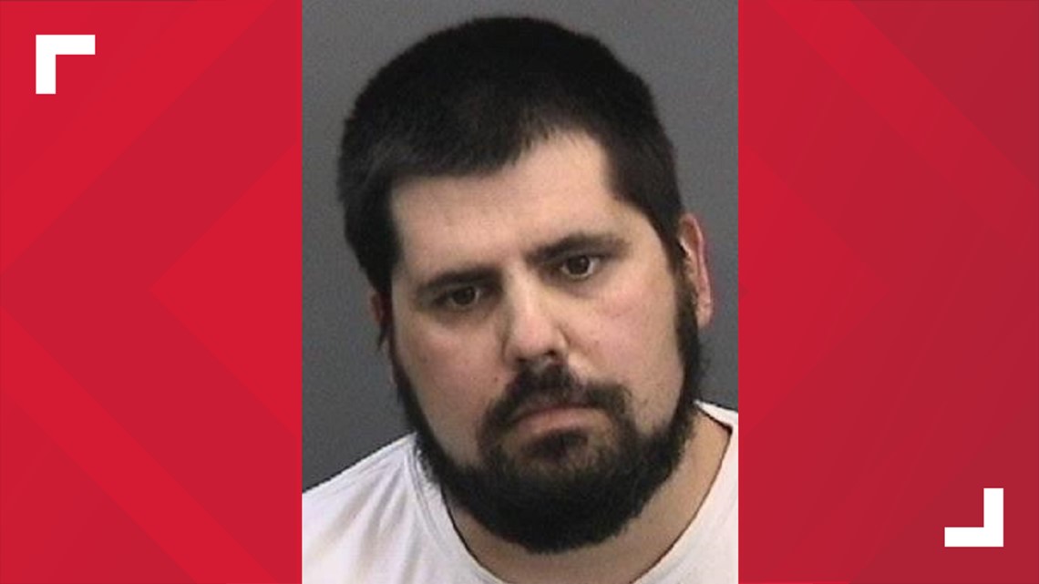 Nevada custodian accused of soliciting sex, nude photos 