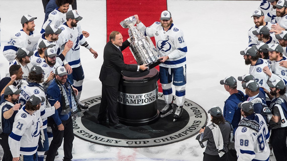 Tampa Bay Lightning unveil back-to-back Stanley Cup ring