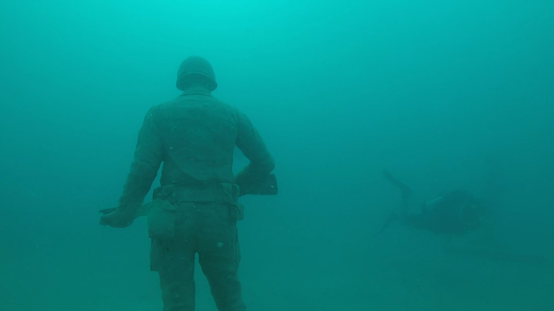 Circle of Heroes underwater memorial honors vets in Clearwater