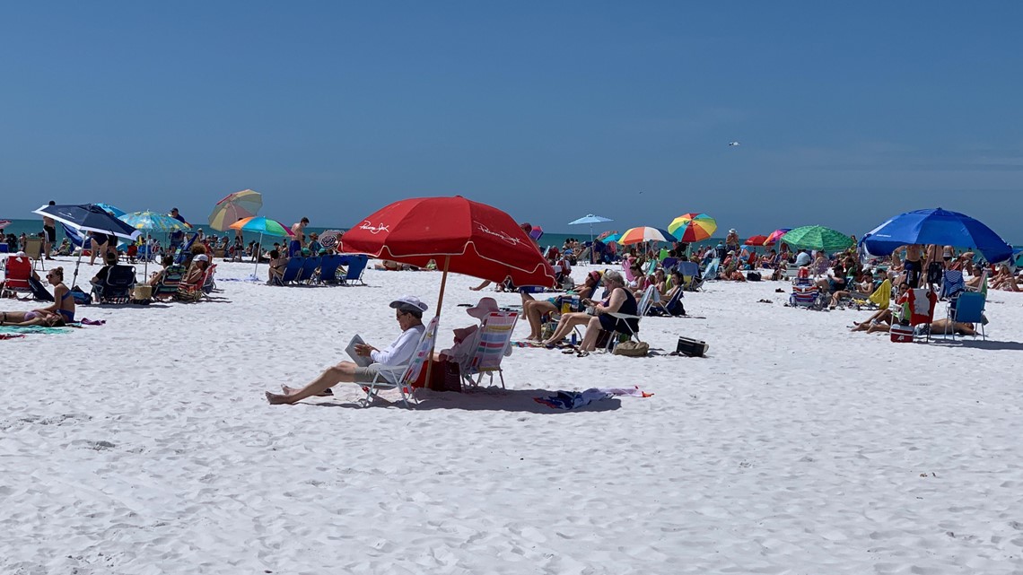 Record Number Of Tourists Flocking To Florida