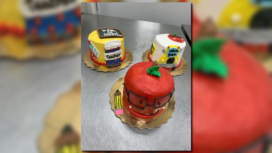 Spring Hill mom decorates back-to-school cakes | wtsp.com