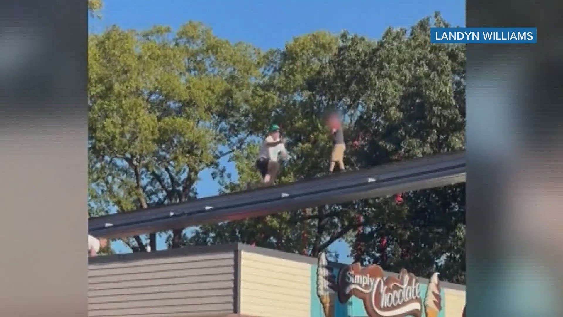 Boy rescued from monorail tracks at Hersheypark(00)