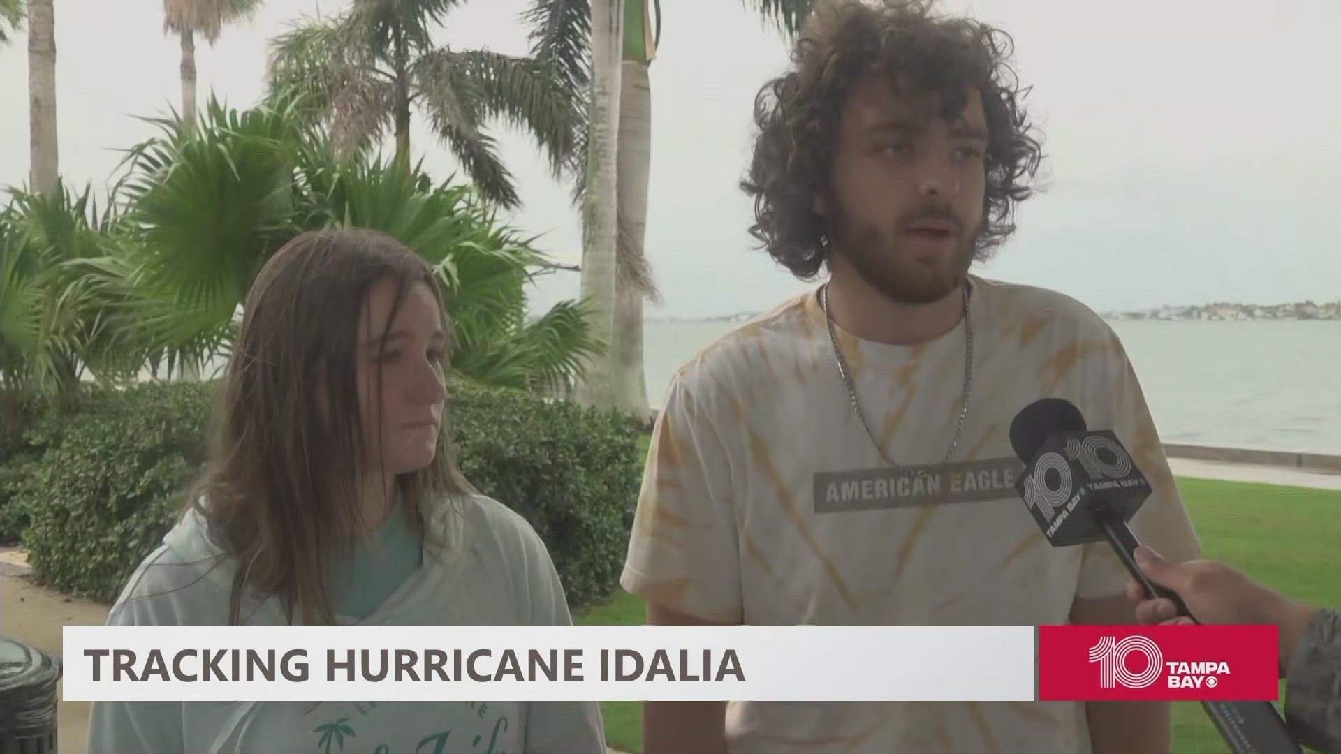 The outer rainbands from Hurricane Idalia are pushing their way across southwest Florida and into the Tampa Bay region.