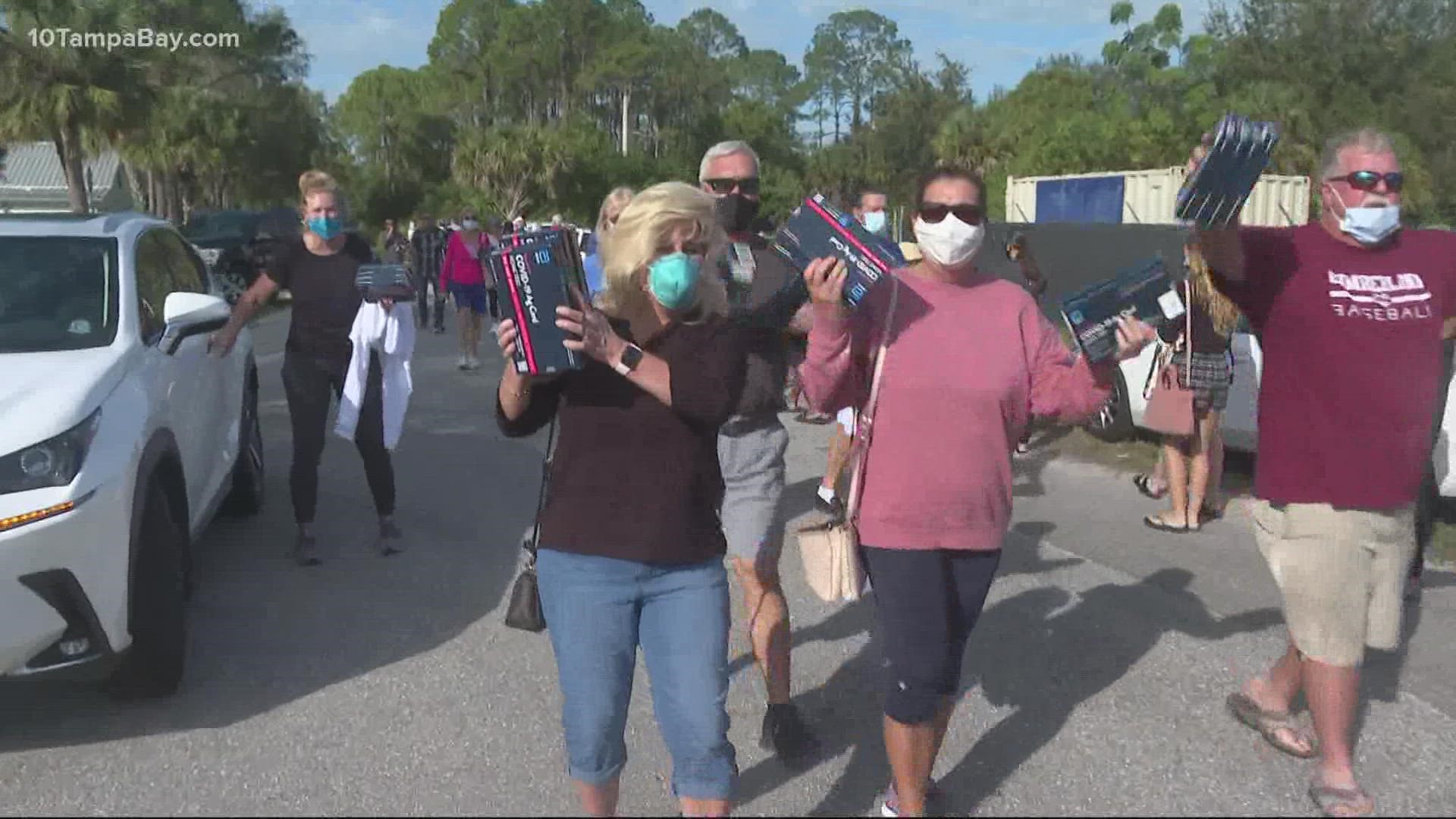In an effort to meet the demand in COVID-19 testing due to the spread of the omicron variant, Manatee County leaders gave out thousands of testing kits.