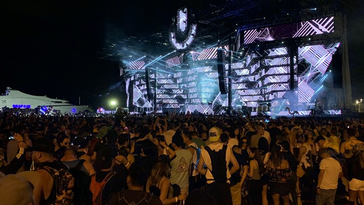 Ultra Music Festival 2019 Fire Breaks Out On Day 1 Thousands
