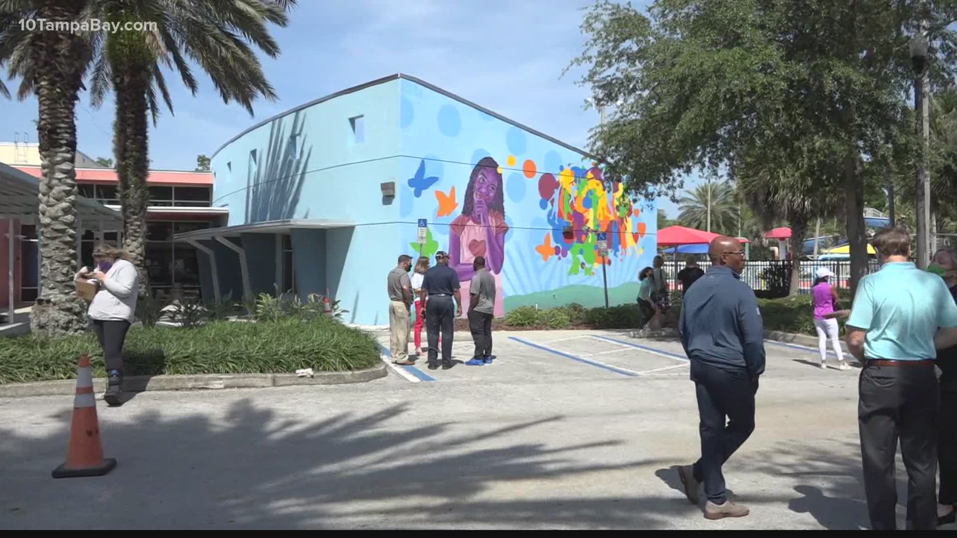 The North Greenwood Rec Center has a fresh coat of uplifting paint thanks to a mural contest by Valspar and the local PGA Tour stop.