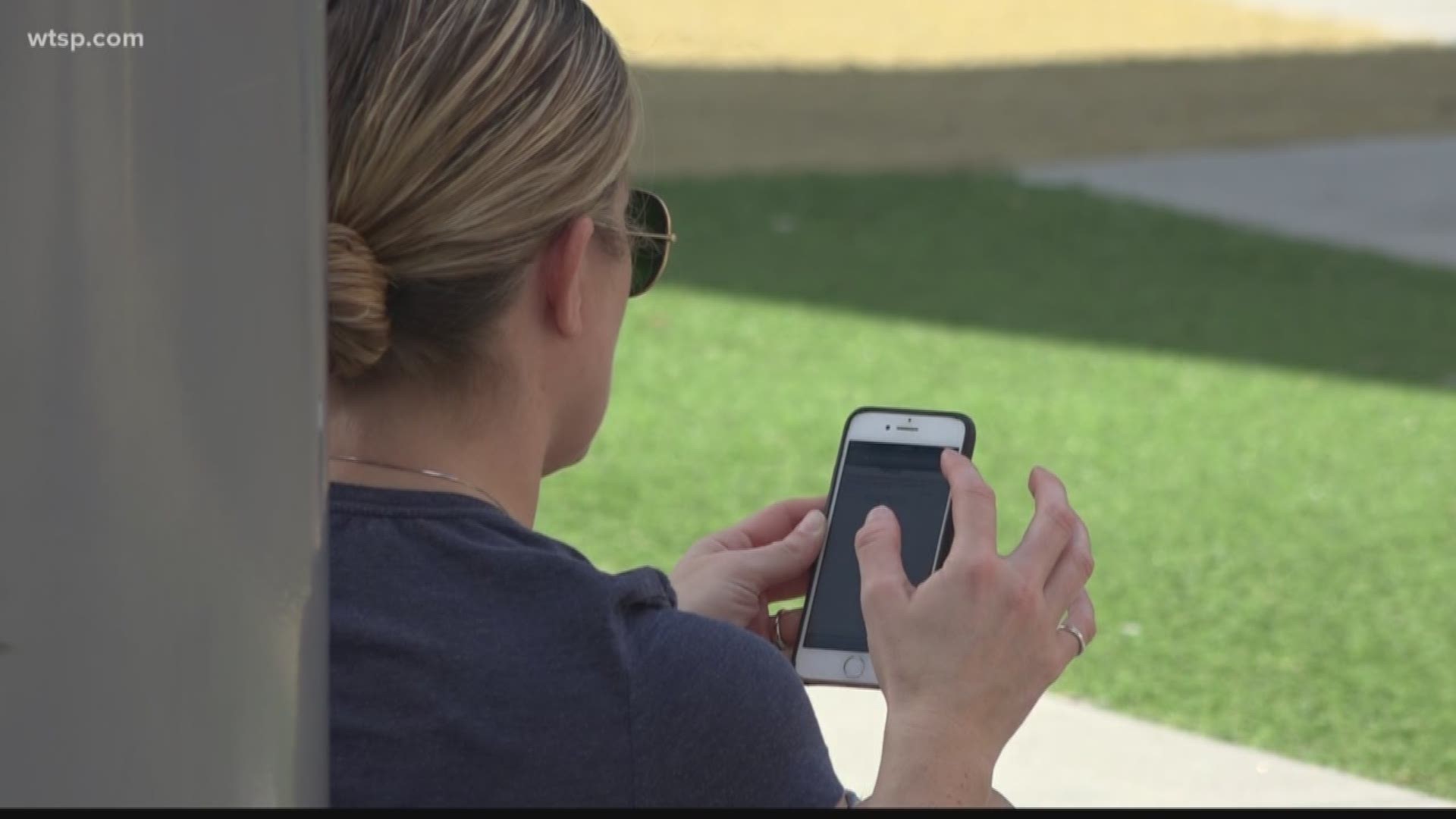 Cell phone addiction essay image