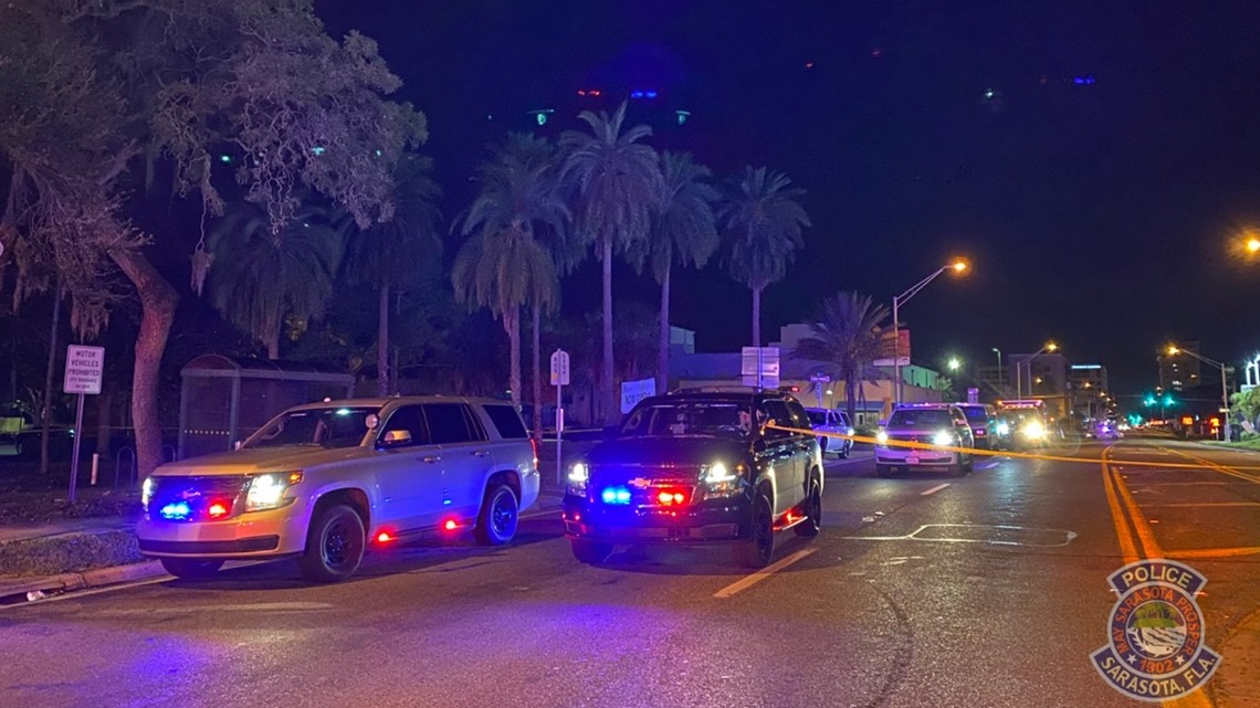 Crash at Tamiami Trial and Washington Boulevard kills 1