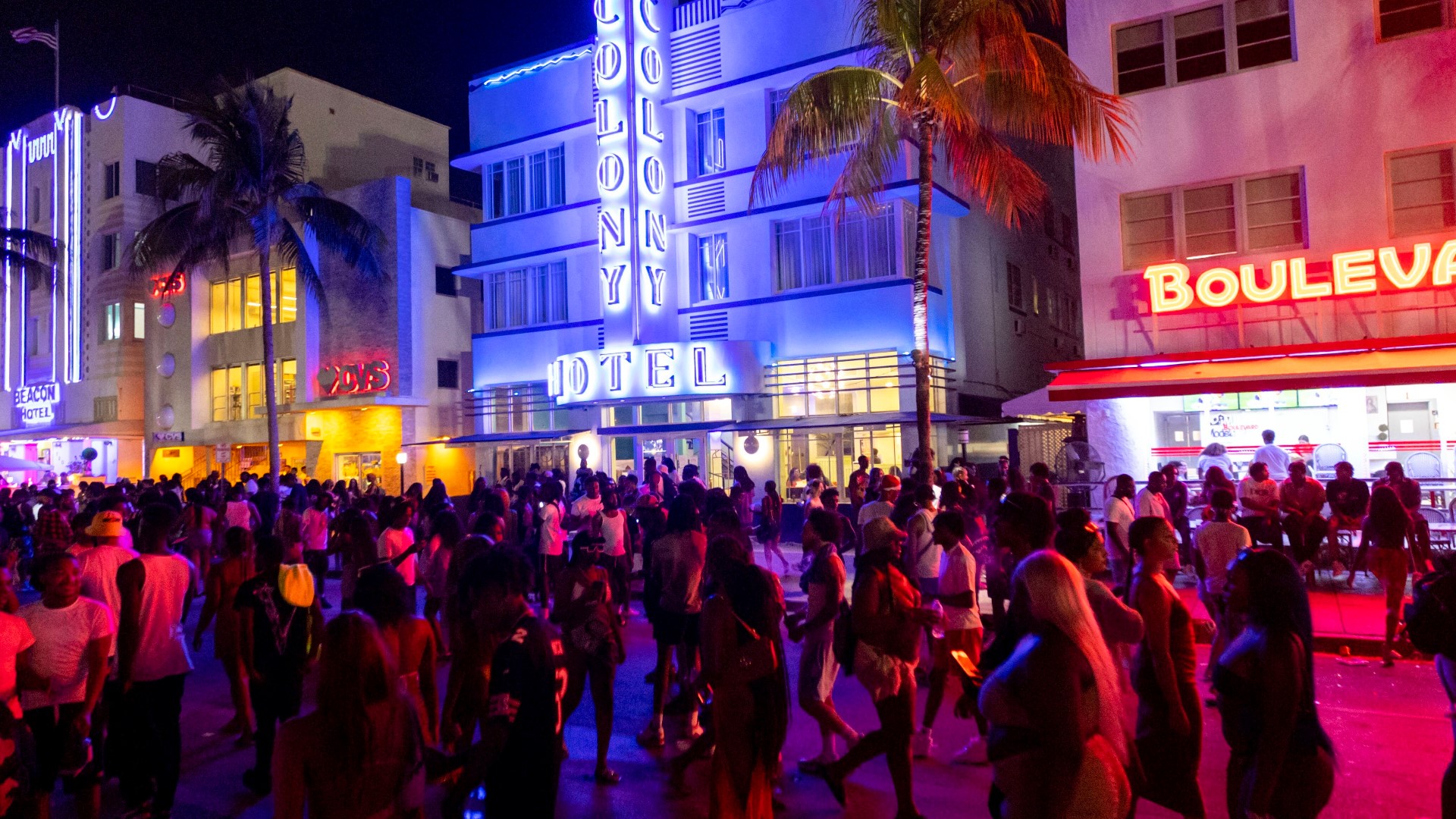 Miami Beach struggles with spring break violence and big crowds