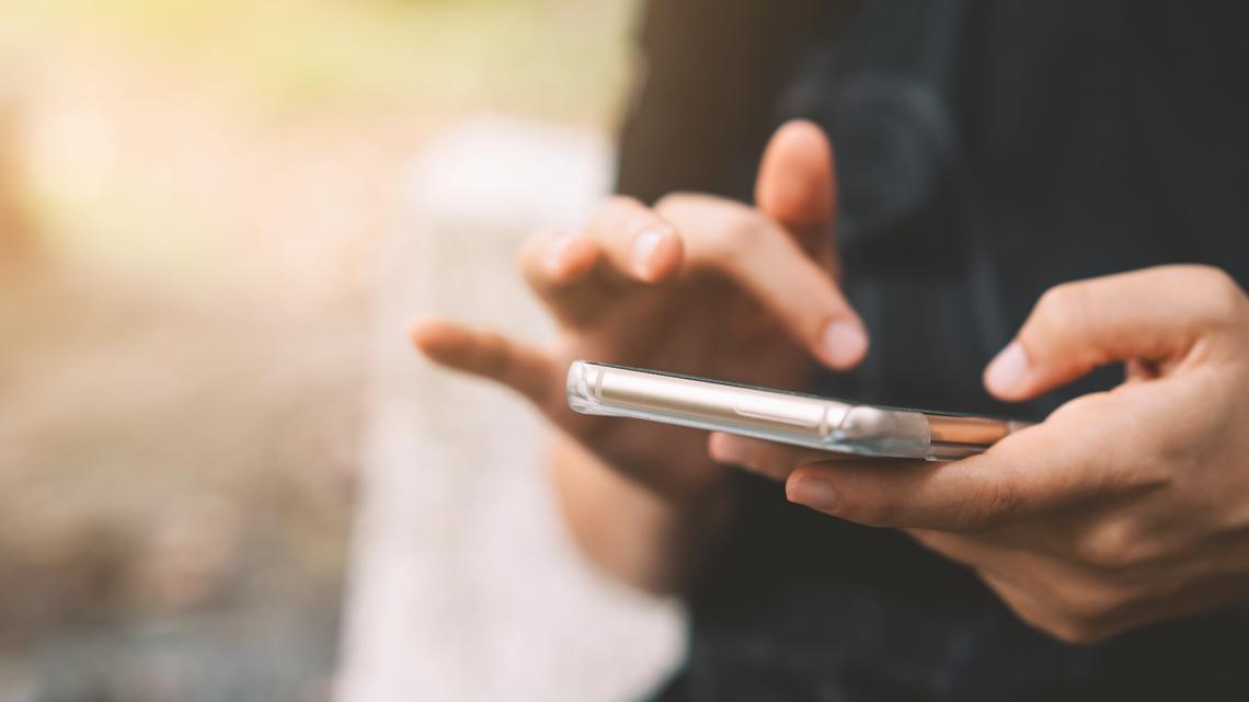 Broward County Public Schools parents push back on cell phone ban