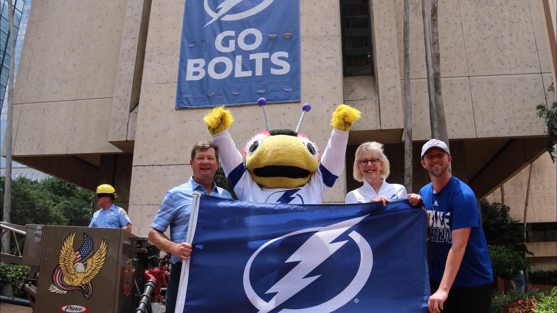 'Go Bolts' banner revealed in downtown Tampa | wtsp.com