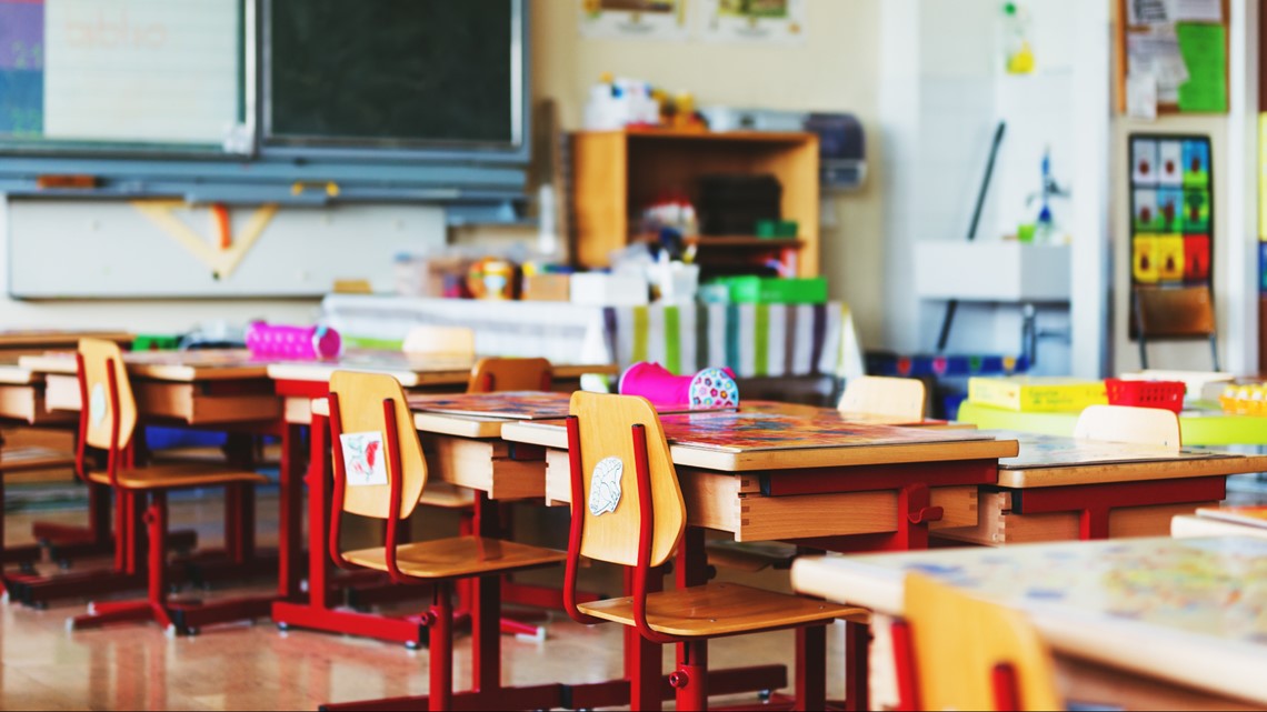 Florida school districts struggle to hire teachers for new year - Vimarsana News