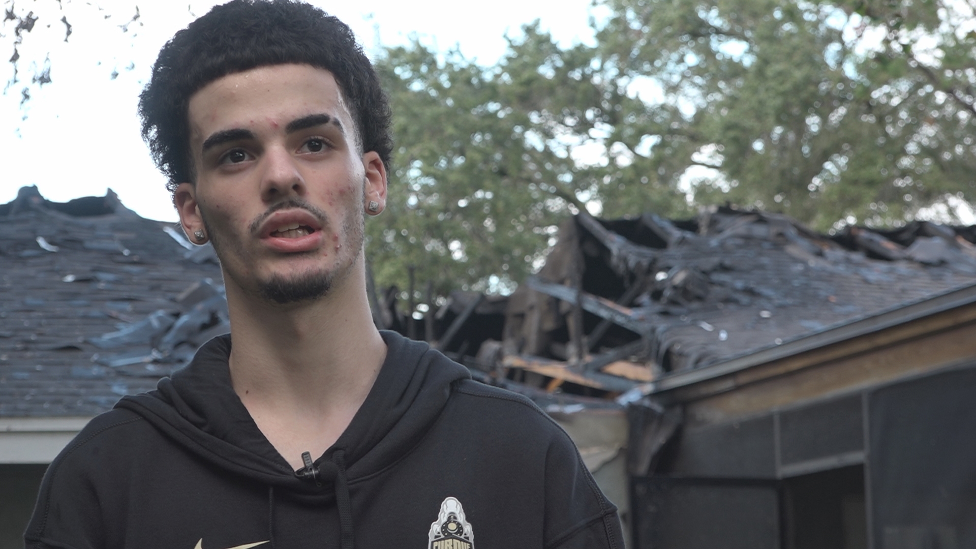 teen-saved-by-neighbor-in-house-fire-in-carrollwood-wtsp