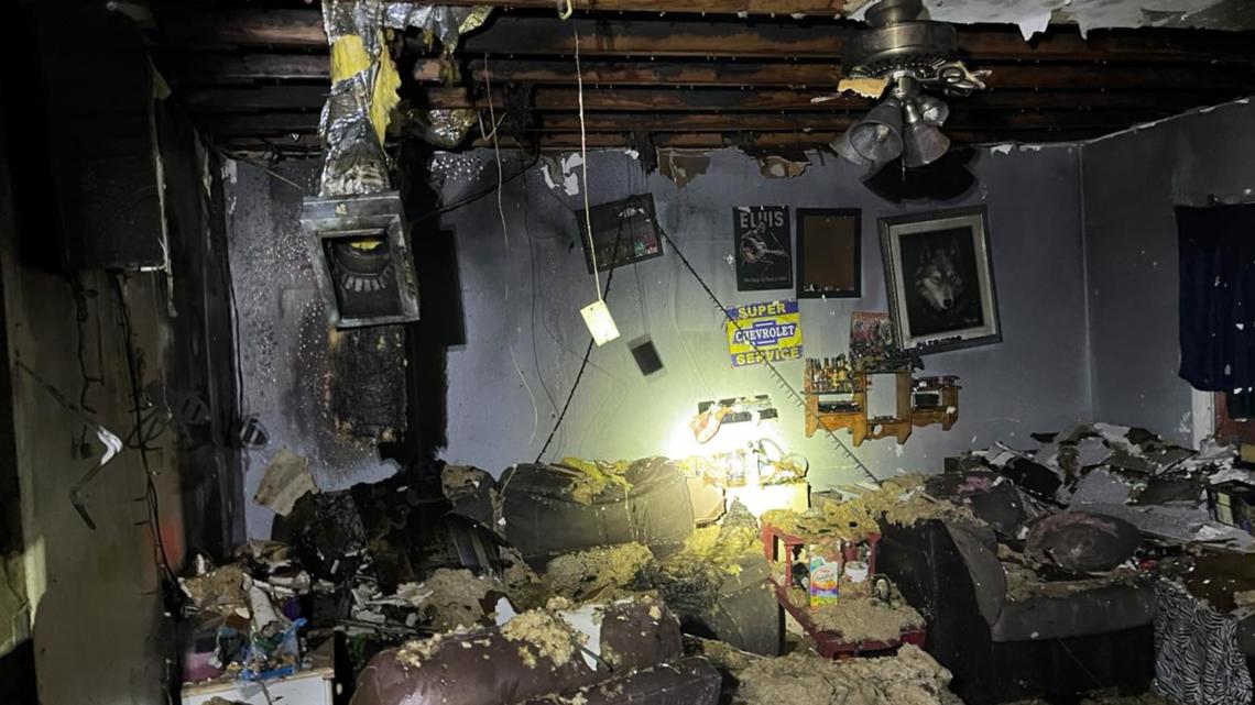 2 pets killed, 3 people displaced after Hernando County house fire