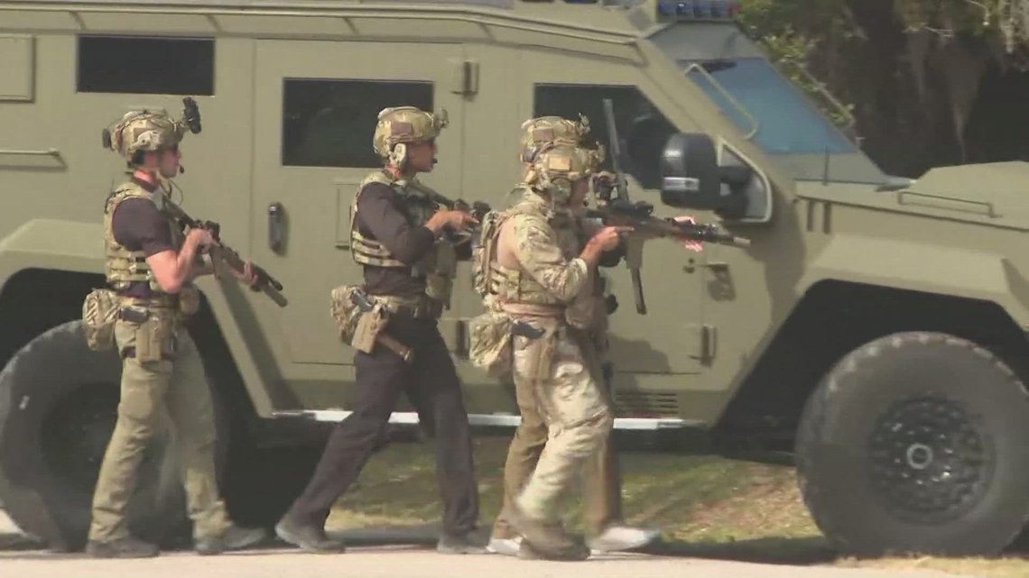 Suspect in Sarasota shooting arrested after SWAT team responded
