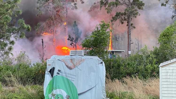 Brush fire spreads to nearly 500 acres, prompting evacuations in eastern Polk County