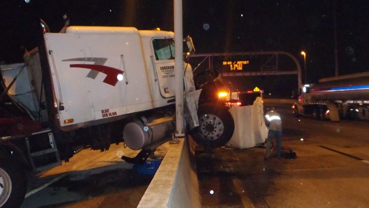 Crash causes semi to jackknife, hit another car, causing major slow down along I-275 in downtown Tampa