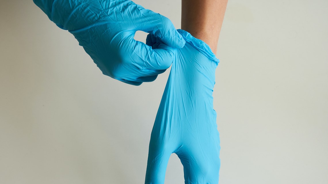 Should I be wearing gloves during the coronavirus pandemic?