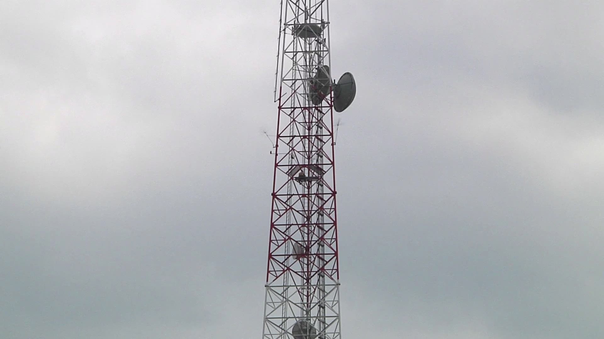 News 6 WKMG reports a man has scaled a 400-foot tower outside of its TV station in Orlando.

An anchor at the station said the man is wearing gym clothes and carrying a backpack. The station said the man climbed over a barbed-wire fence at the station before climbing the tower.