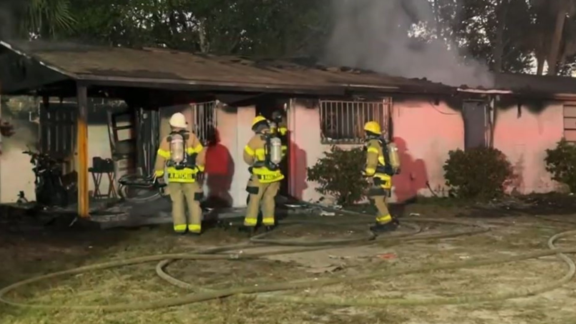 Firefighters: 1 Person Hurt In Fire At Tampa Duplex | Wtsp.com