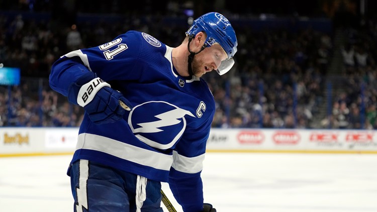 Lightning win home opener, Stamkos leads way with 3 points
