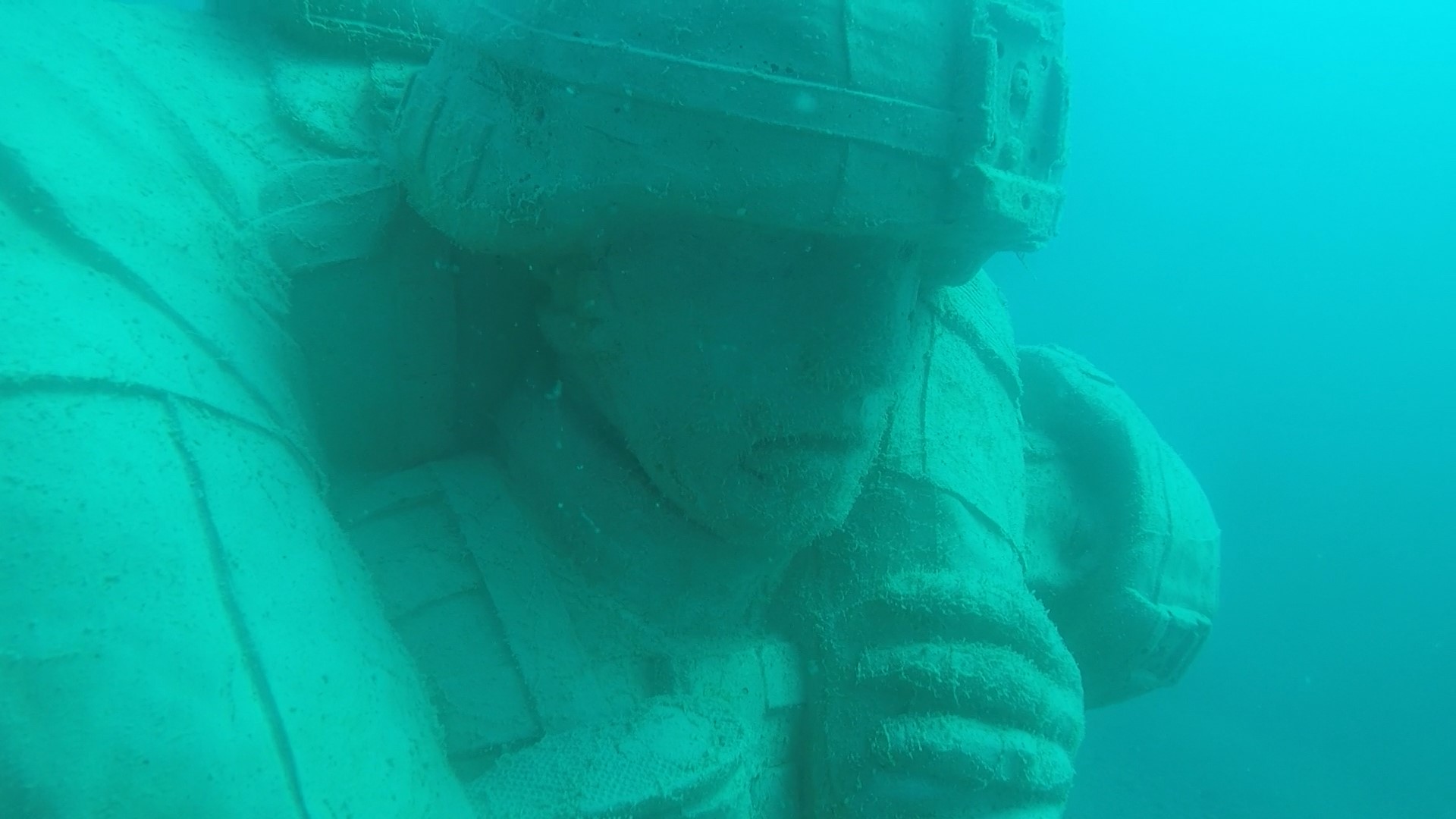 Circle of Heroes underwater memorial honors vets in Clearwater
