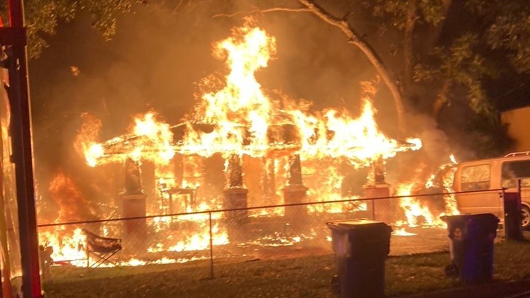 Electrical fire engulfs Lakeland home with smoke, flames
