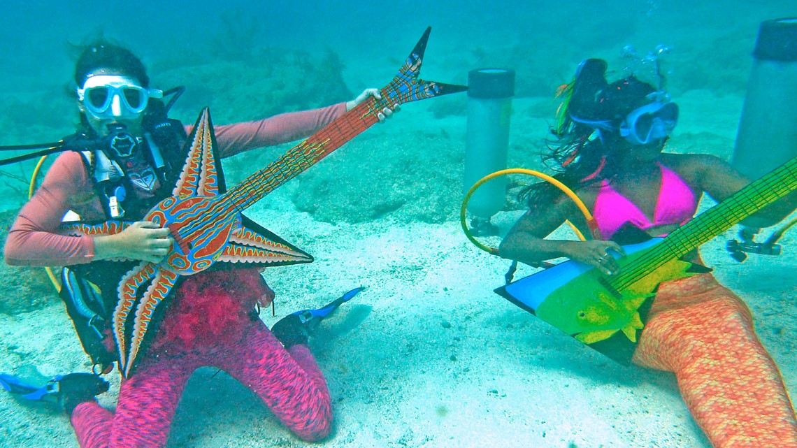 People dive into some tunes at Florida underwater music festival - Vimarsana News