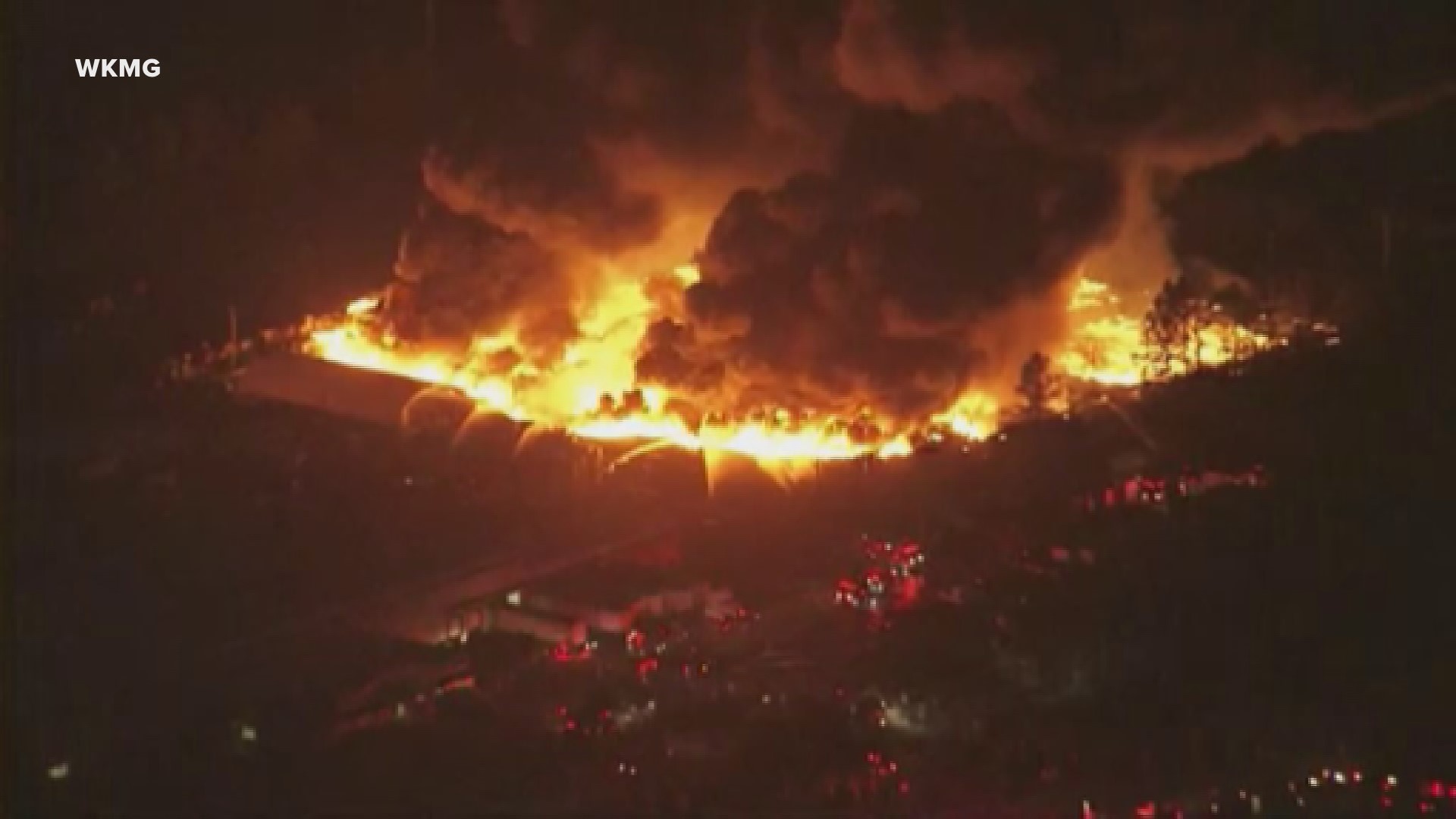 Fire crews battle massive fire at Kissimmee plant nursery | wtsp.com