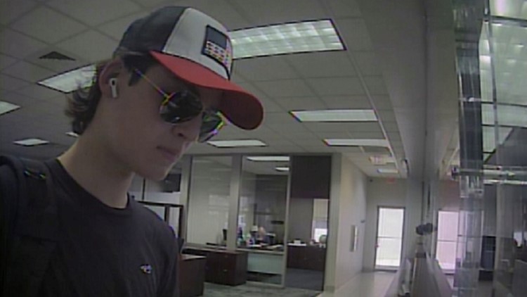 Hillsborough County deputies searching for man accused of Brandon bank robbery