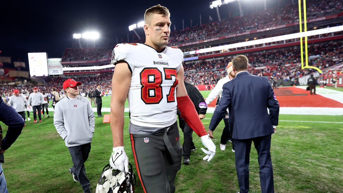 Juan's World: Gronk Ends Retirement, Joins Bucs