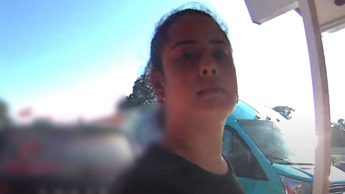 Tampa police working to identify parrot thief - Vimarsana News