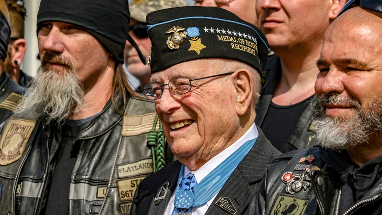 Last remaining WWII Medal of Honor recipient dies at 98