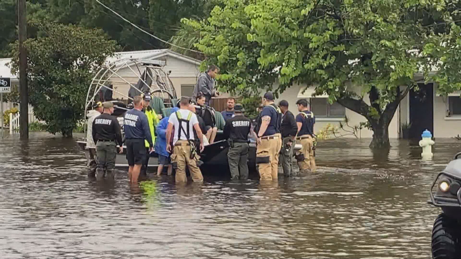 Rescue crews save people from flooded Sarasota homes | wtsp.com