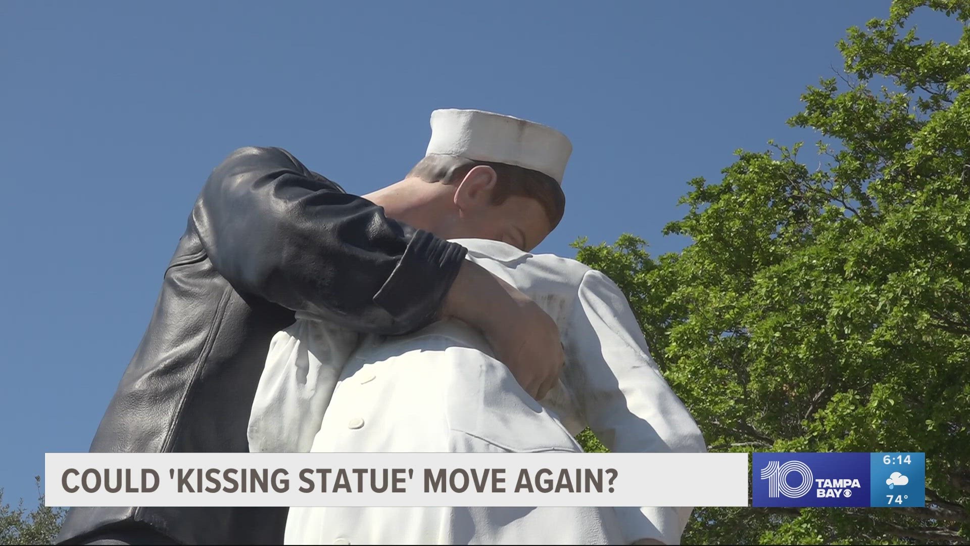 The statue shows a sailor planting a kiss on a nurse to mark the end of World War II.