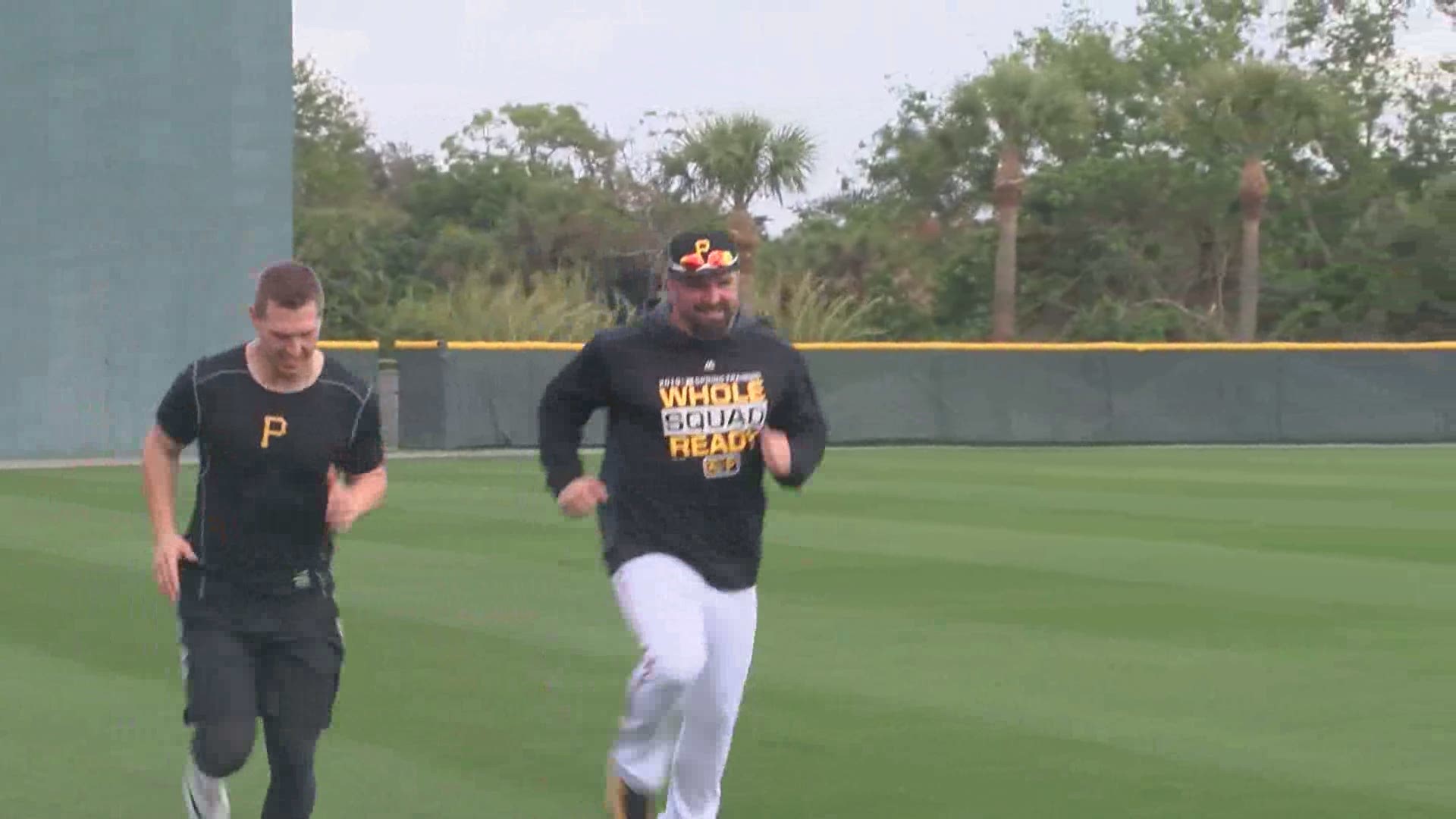 Country music legend Garth Brooks is working out with the Pittsburgh Pirates as part of his charity for kids.