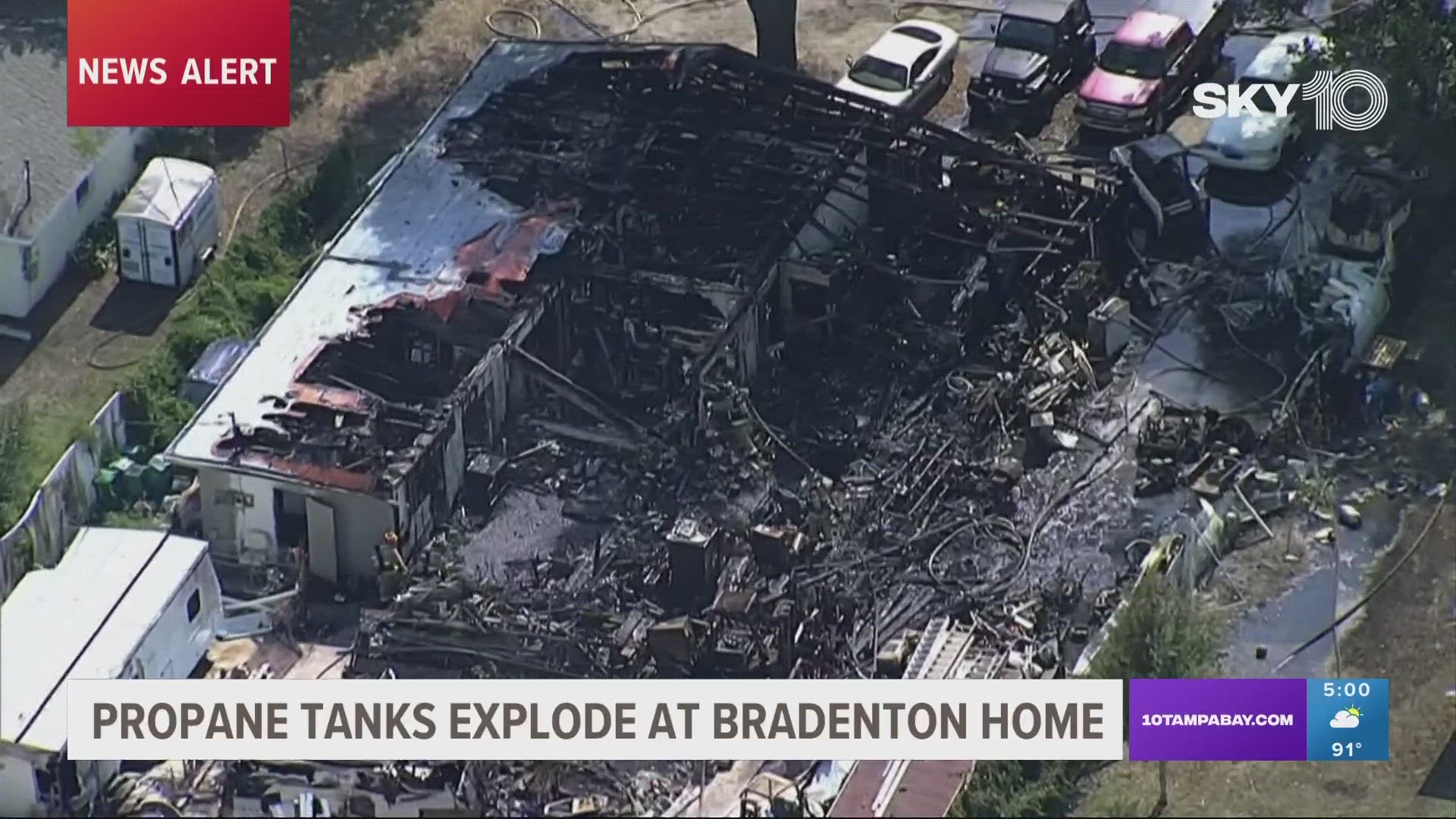 bradenton-home-burns-down-after-propane-tanks-explode-wtsp