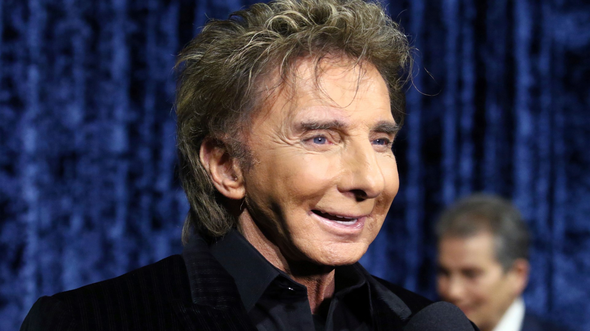 Barry Manilow to perform in January at Amalie Arena