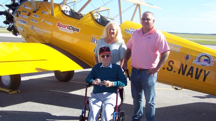 Sarasota veterans take Dream Flights in WWII-era biplane