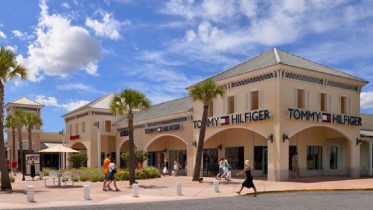 Florida,Manatee County,Bradenton,Prime Outlets at Ellenton,Saks Fifth  Avenue Outlet,shopping shopper shoppers shop shops market markets  marketplace bu Stock Photo - Alamy