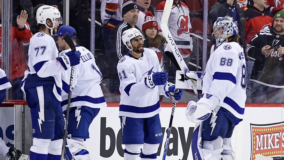 Lightning beat Devils 4-1 to open 2-game set in New Jersey