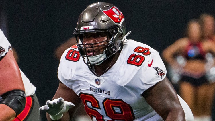 AP source: Buccaneers, Texans agree to trade for guard Shaq Mason