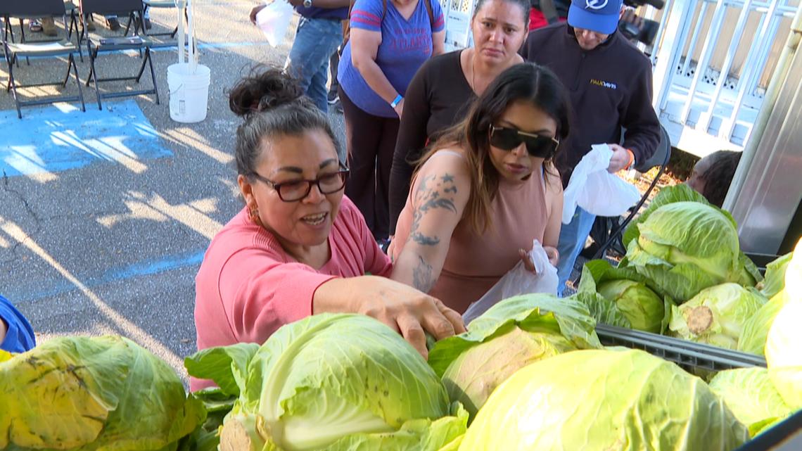 Mobile food truck gives free fruits, veggies in Progress Village - Vimarsana News
