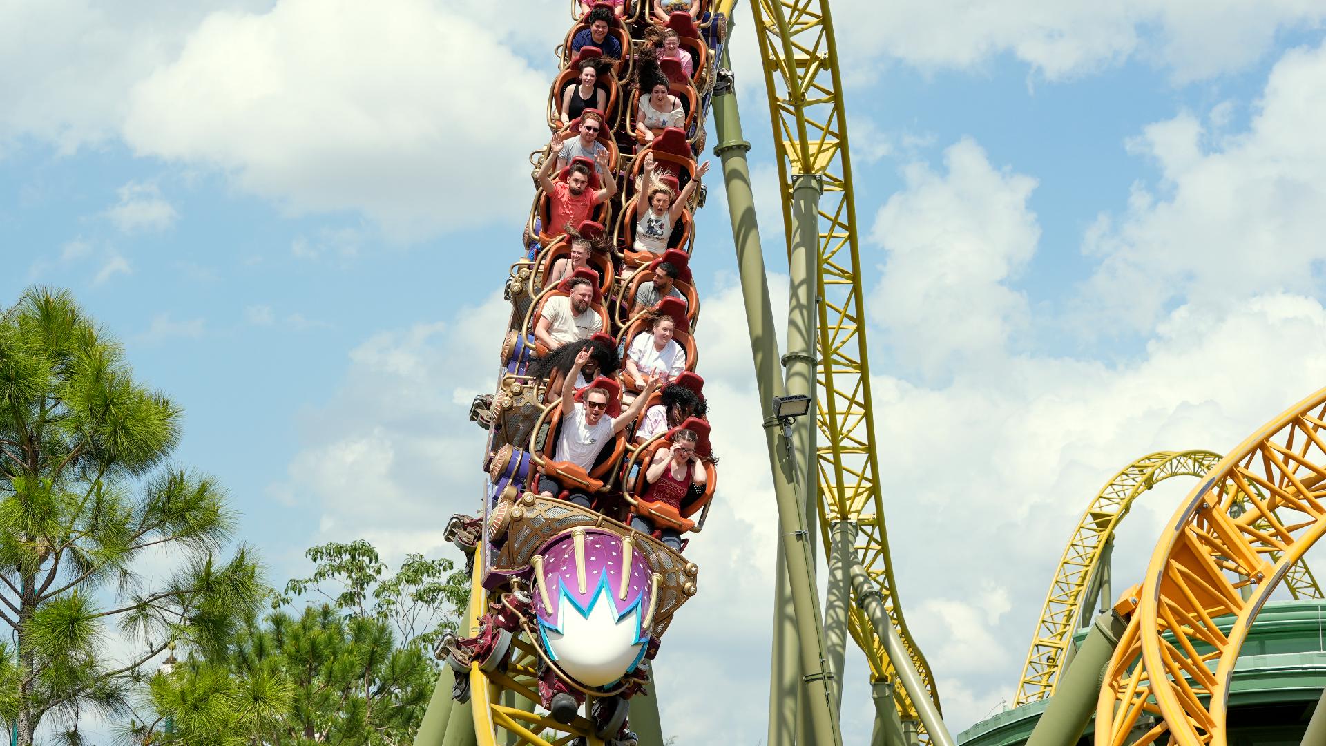 Lawsuit claims child passed out on Universal roller coaster with ...