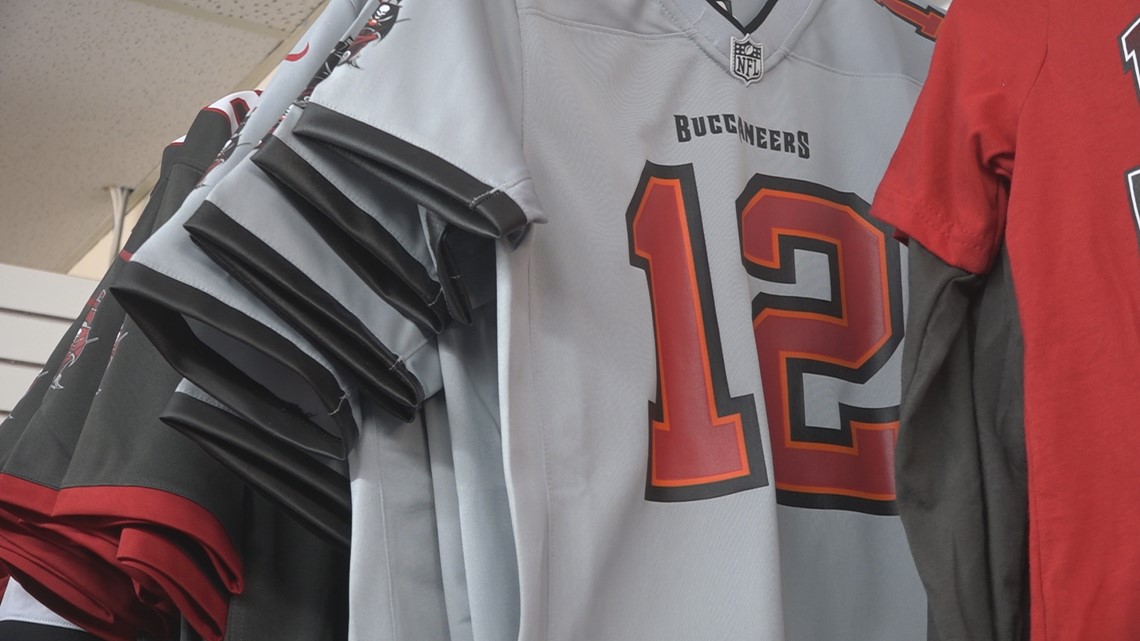 tampa bay buccaneers grey jersey