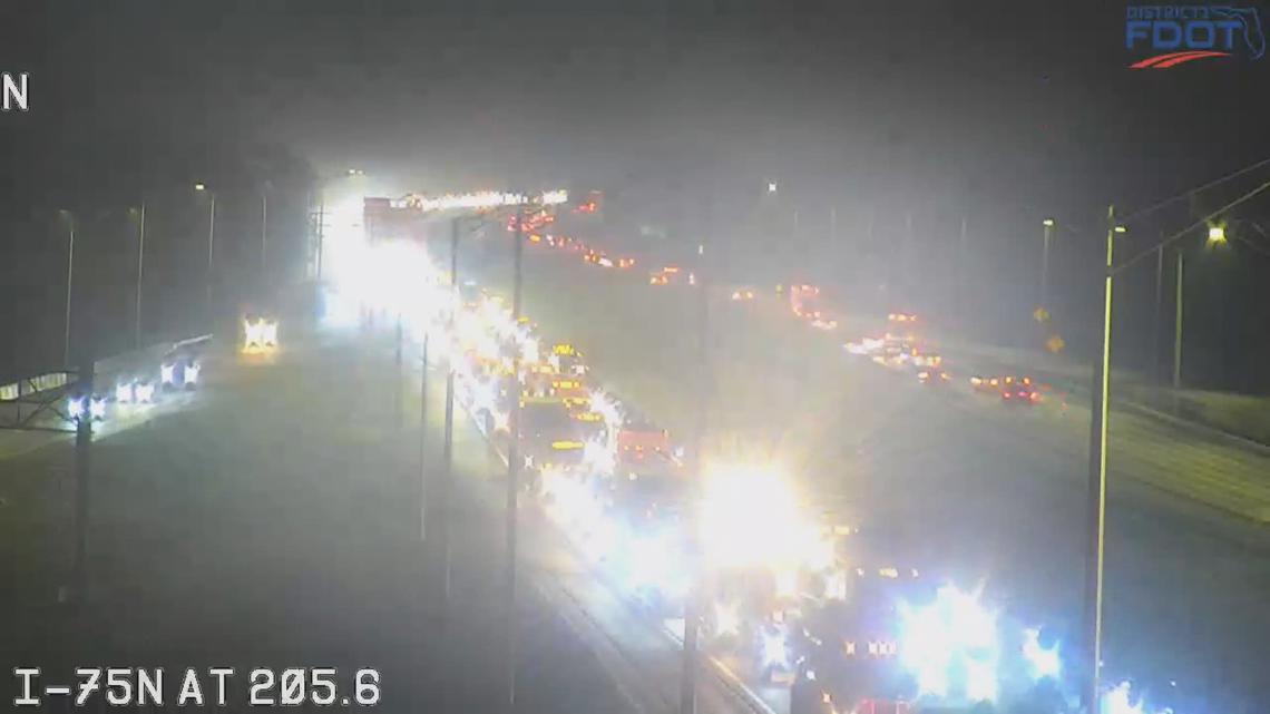 Traffic delays on I-75 N in Sarasota after dump truck crashes into overpass