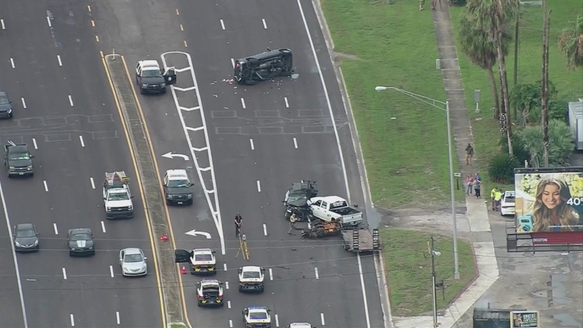 Deadly crash closes part of US 301 in Riverview