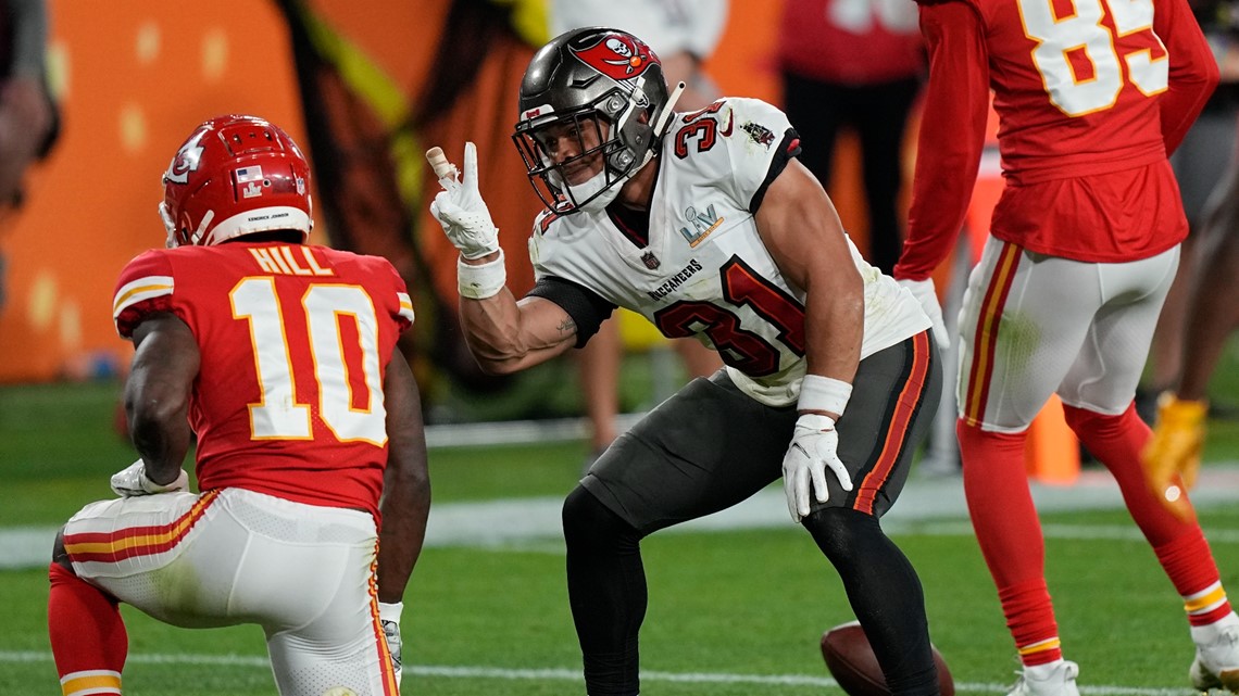 Buccaneers back atop NFC South, still searching for answers