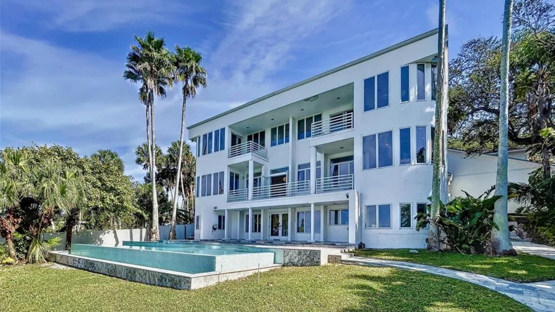Clearwater home owned Kirstie Alley, Lisa Marie Presley for sale(01)